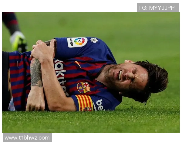 足球明星受伤瞬间揭秘伤痛背后的故事与坚持不懈的精神 足球明星受伤瞬间揭秘伤痛背后的故事与坚持不懈的精神